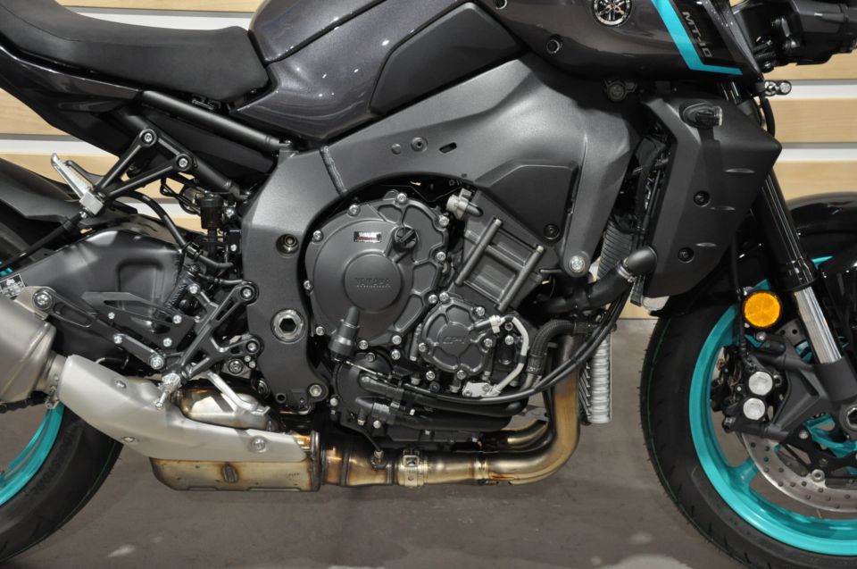 YAMAHA MT-10 1