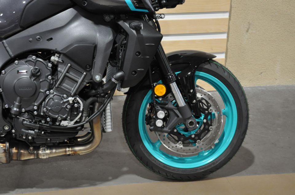 YAMAHA MT-10 2