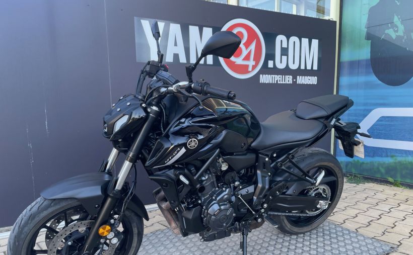 YAMAHA MT-07 5