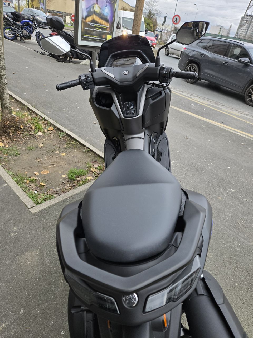 YAMAHA NMAX 125 3