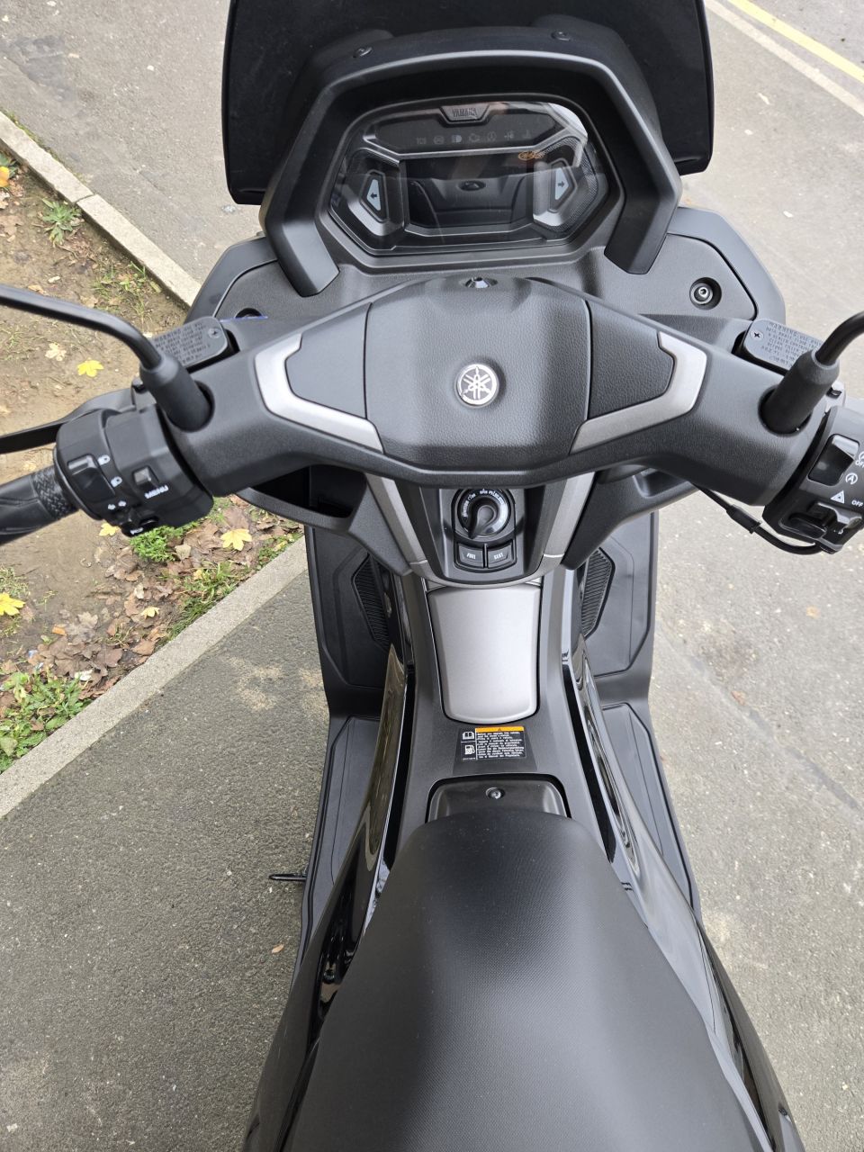 YAMAHA NMAX 125 4
