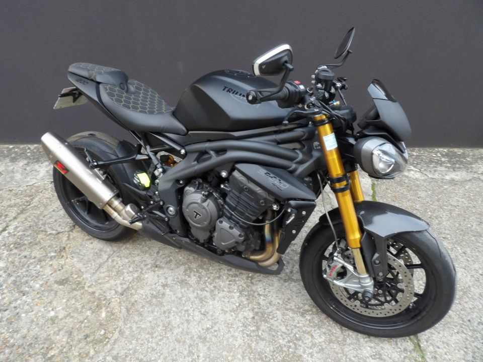 TRIUMPH SPEED TRIPLE 1200 RS 0