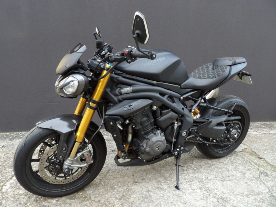 TRIUMPH SPEED TRIPLE 1200 RS 6