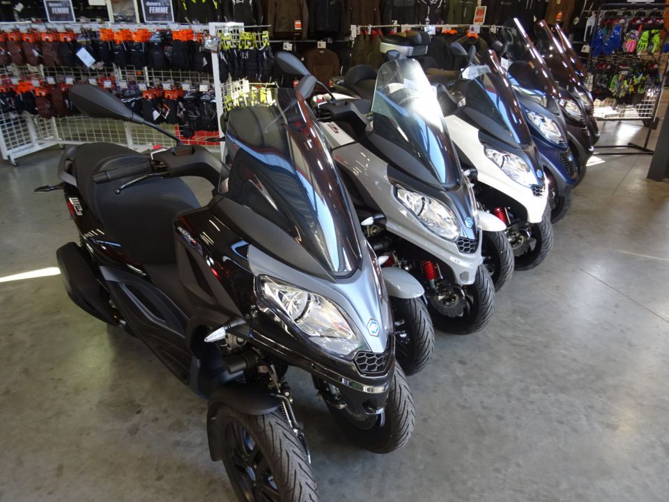 PIAGGIO MP3 300 LT ABS 8