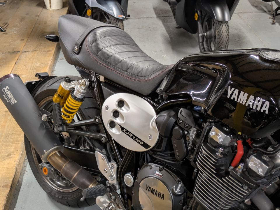 YAMAHA XJR 1300 RACER 30