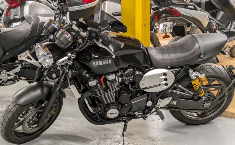 YAMAHA XJR 1300 RACER 10