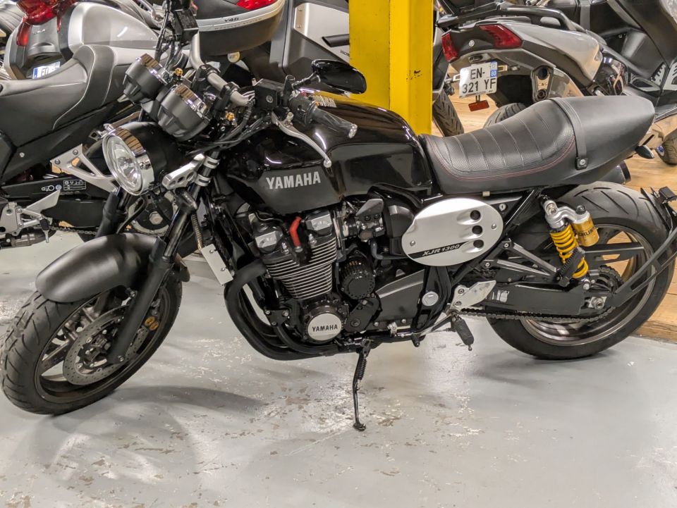 YAMAHA XJR 1300 RACER 40