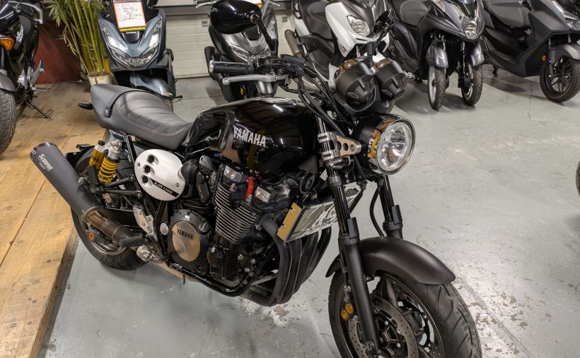 YAMAHA XJR 1300 RACER 0