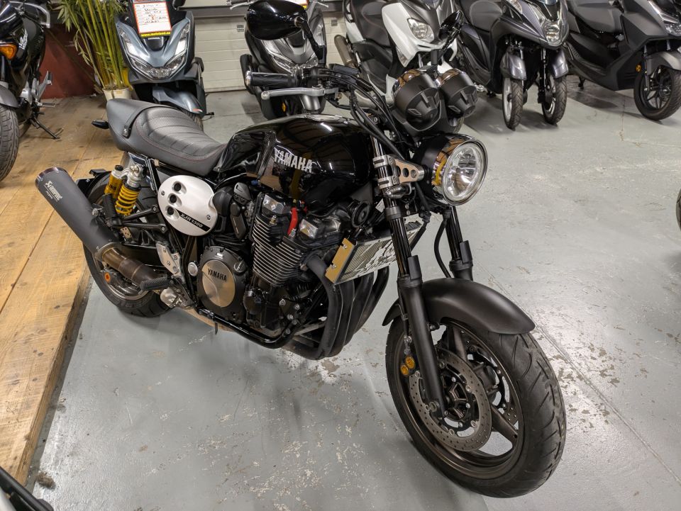 YAMAHA XJR 1300 RACER 60