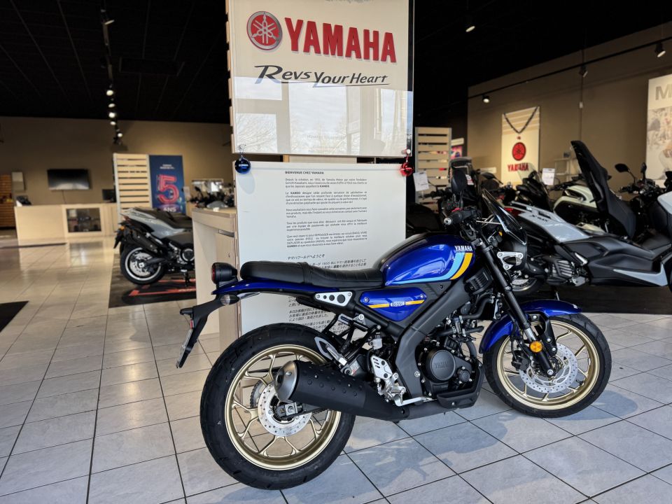 YAMAHA XSR 125 4