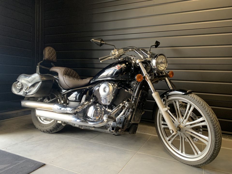 KAWASAKI VN 900 CUSTOM 16
