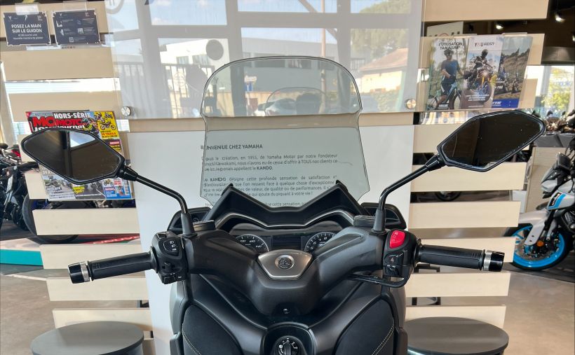 YAMAHA XMAX 125 TECH MAX 7