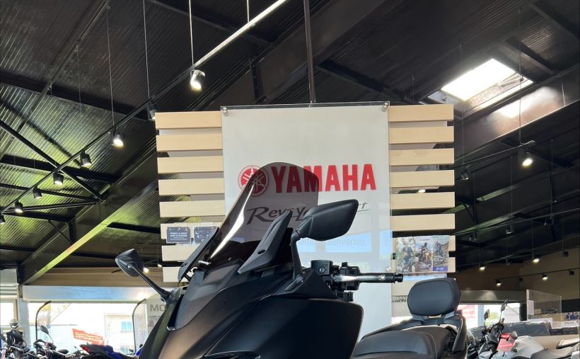 YAMAHA XP T-MAX 560 1