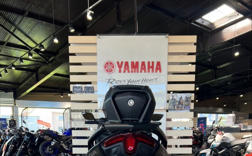 YAMAHA XP T-MAX 560 9