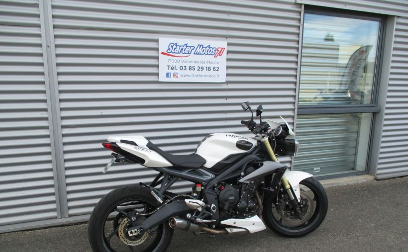 TRIUMPH STREET TRIPLE 675 1