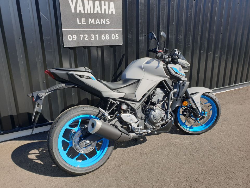 YAMAHA MT-03 10