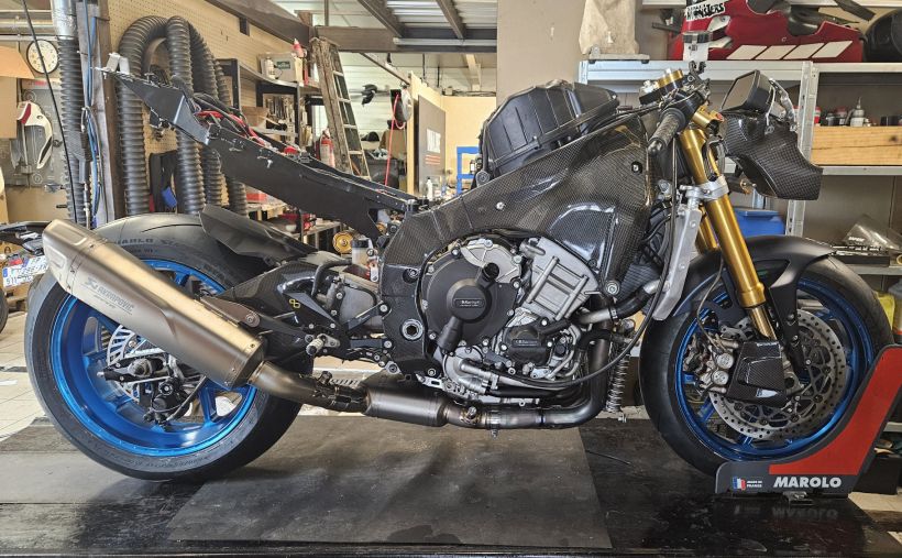YAMAHA YZF 1000 R1 0