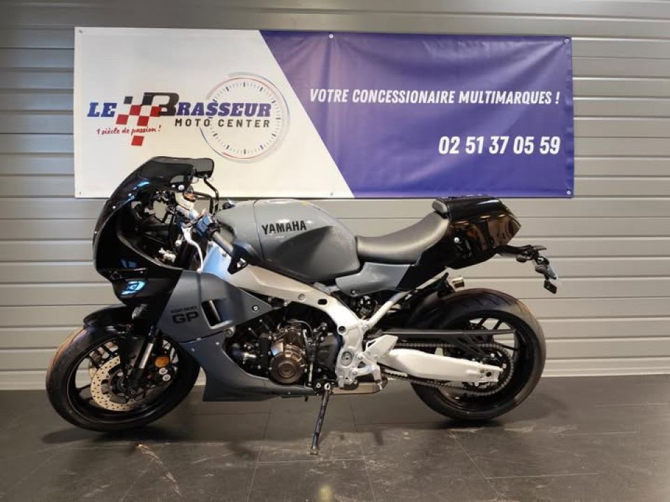 YAMAHA XSR 900 6