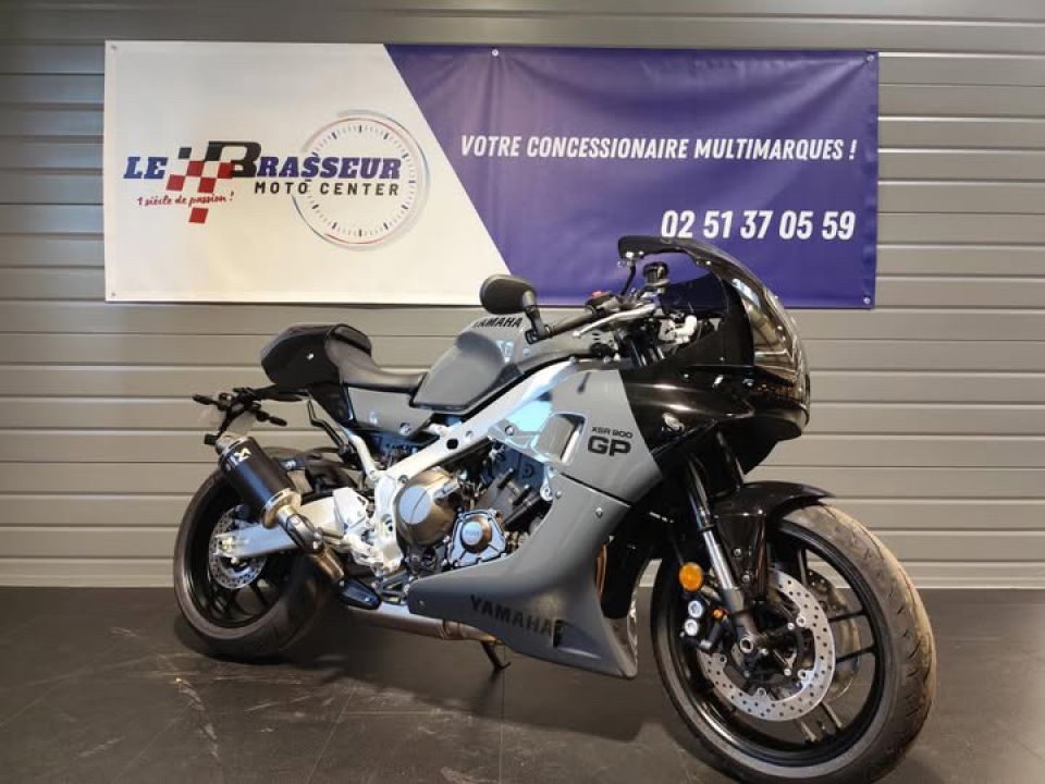 YAMAHA XSR 900 12