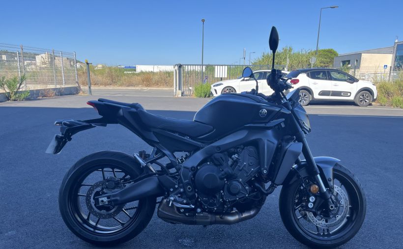 YAMAHA MT-09  Y-AMT 0