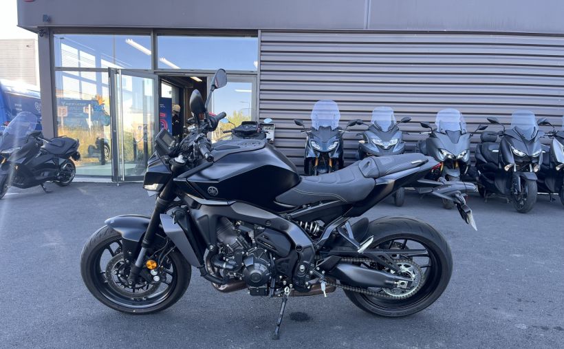 YAMAHA MT-09  Y-AMT 2
