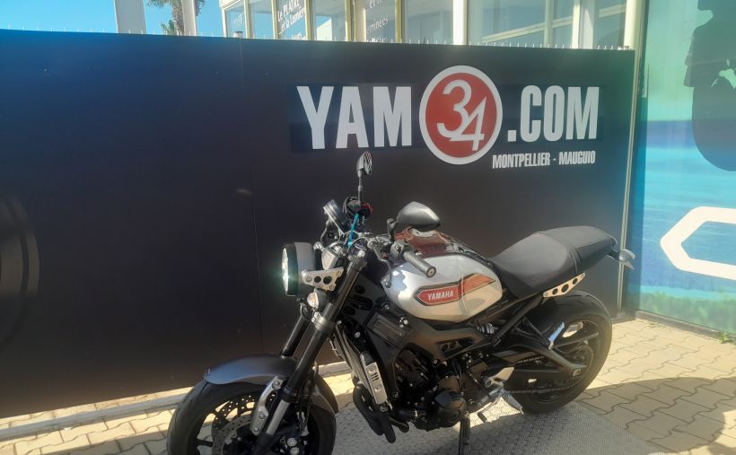YAMAHA XSR 900 1