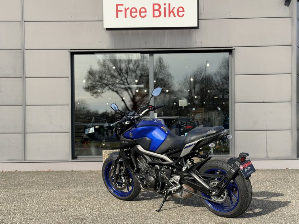 YAMAHA MT-09 2