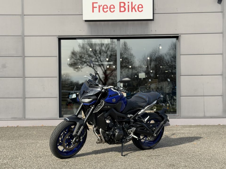 YAMAHA MT-09 3