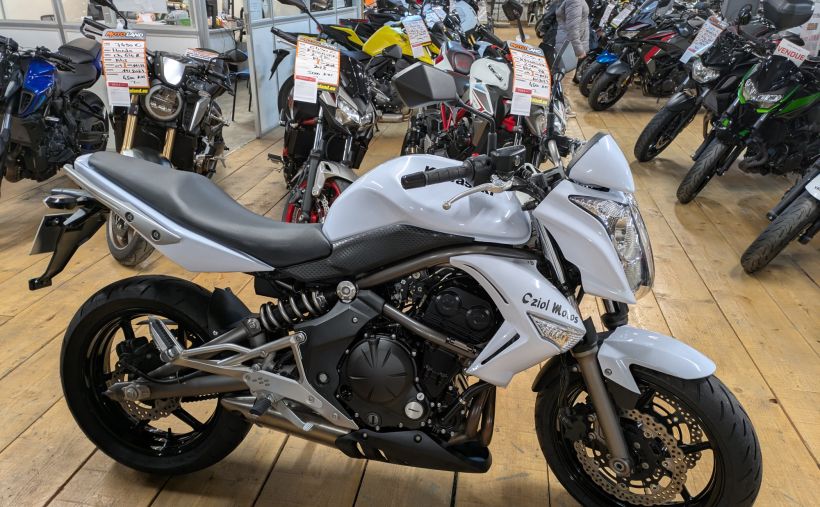 KAWASAKI ER-6 10