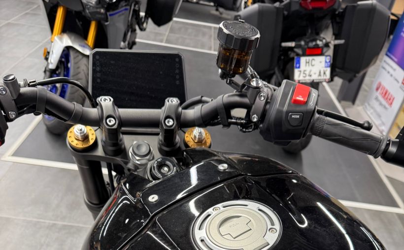 YAMAHA XSR 900 1