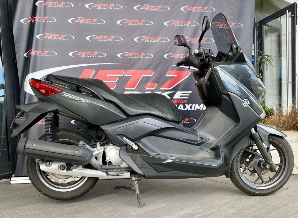 YAMAHA X-MAX 125 0