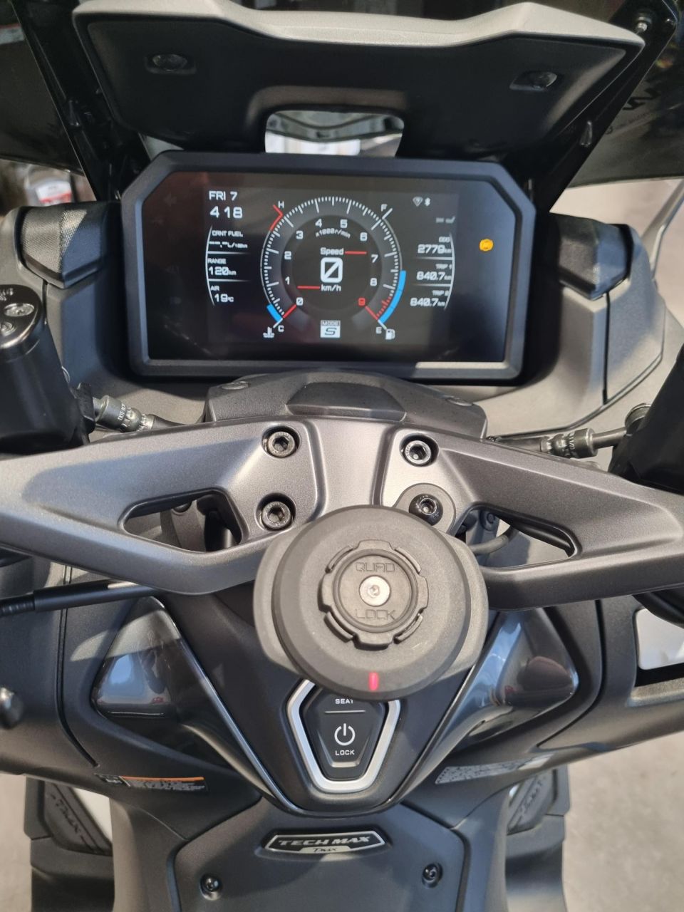 YAMAHA XP T-MAX 560 TECH MAX 4