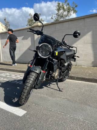 HUSQVARNA SVARTPILEN 125 ABS - 2024