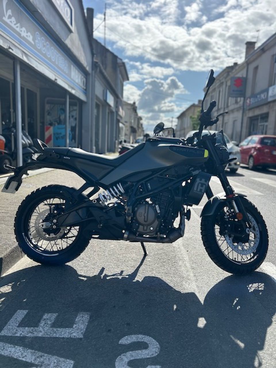 HUSQVARNA SVARTPILEN 125 ABS 18