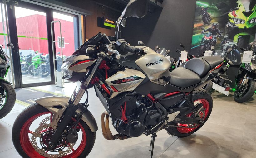 KAWASAKI Z 650 (47.5CV) 15