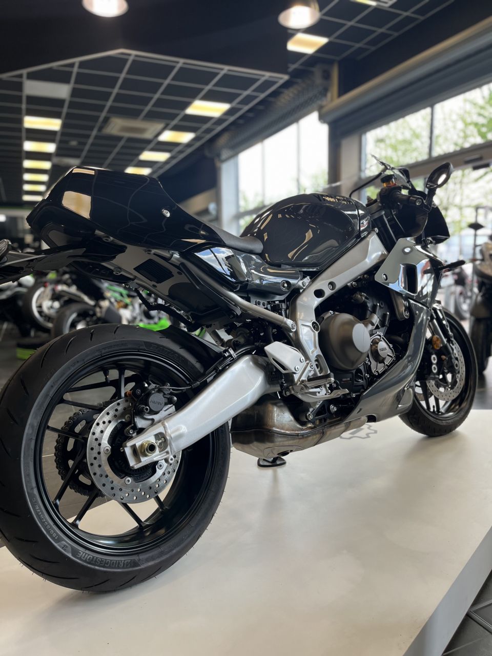 YAMAHA XSR 900 GP 10