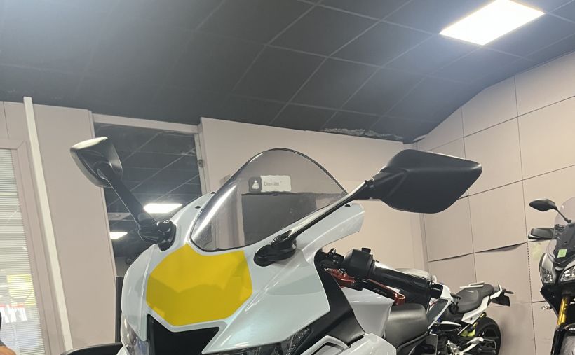 YAMAHA R125 World GP 60th Anniversary 1