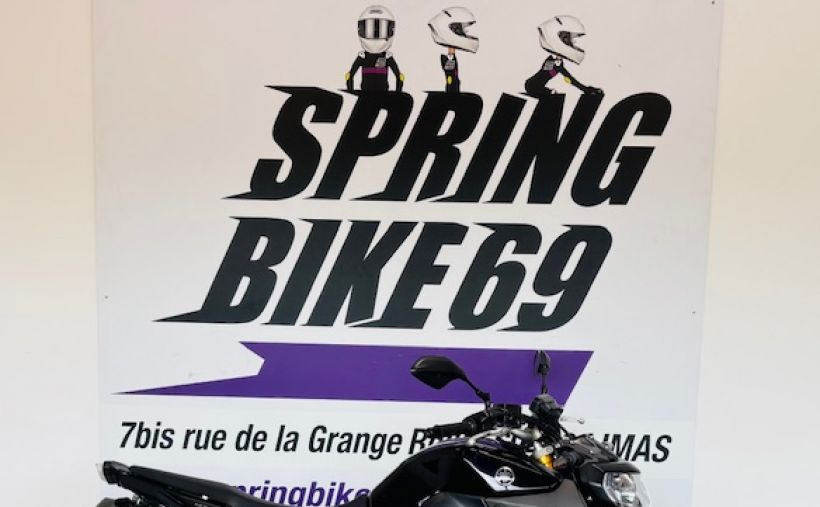 YAMAHA MT-09 8