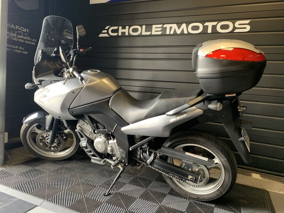 SUZUKI DL V-Strom 650 8