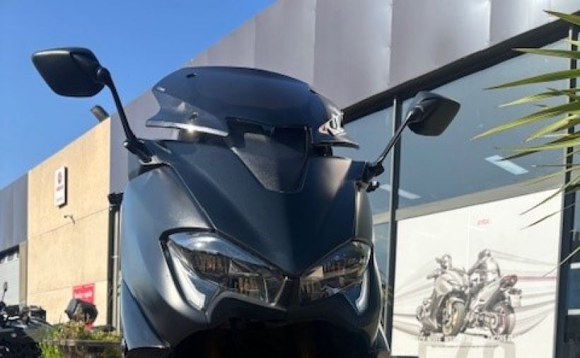 YAMAHA XP T-MAX 560 1