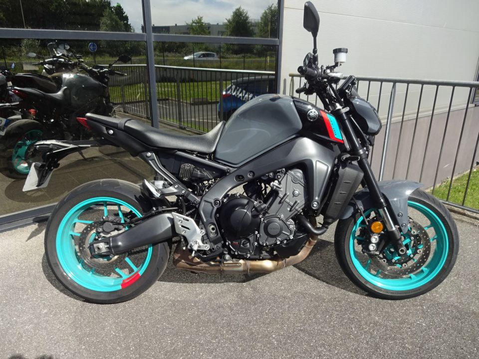 YAMAHA MT-09 0