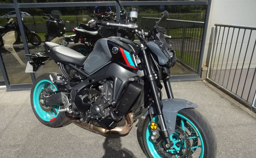 YAMAHA MT-09 1
