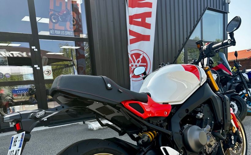 YAMAHA XSR 900 3