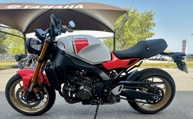 YAMAHA XSR 900 2
