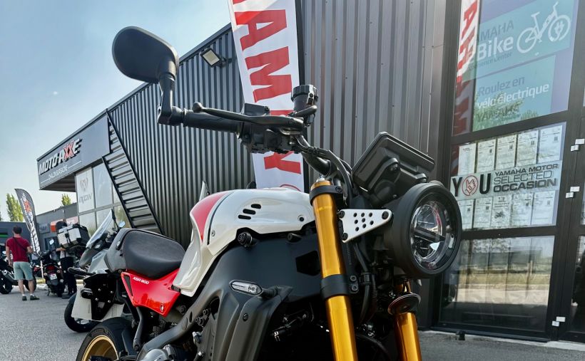 YAMAHA XSR 900 1