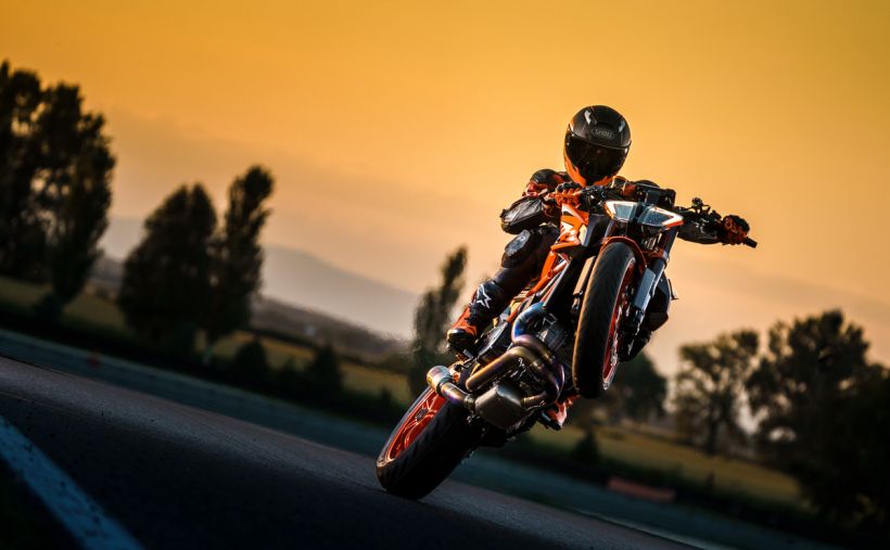 KTM 1290 SUPER DUKE R EVO 4