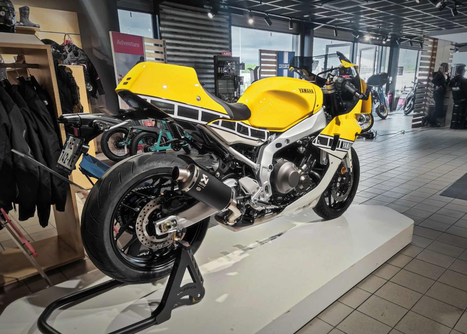YAMAHA XSR 900 GP 3