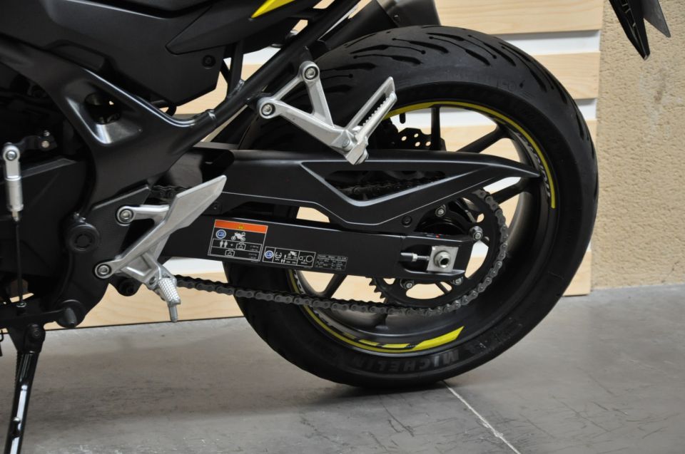 HONDA CB 750 HORNET 9