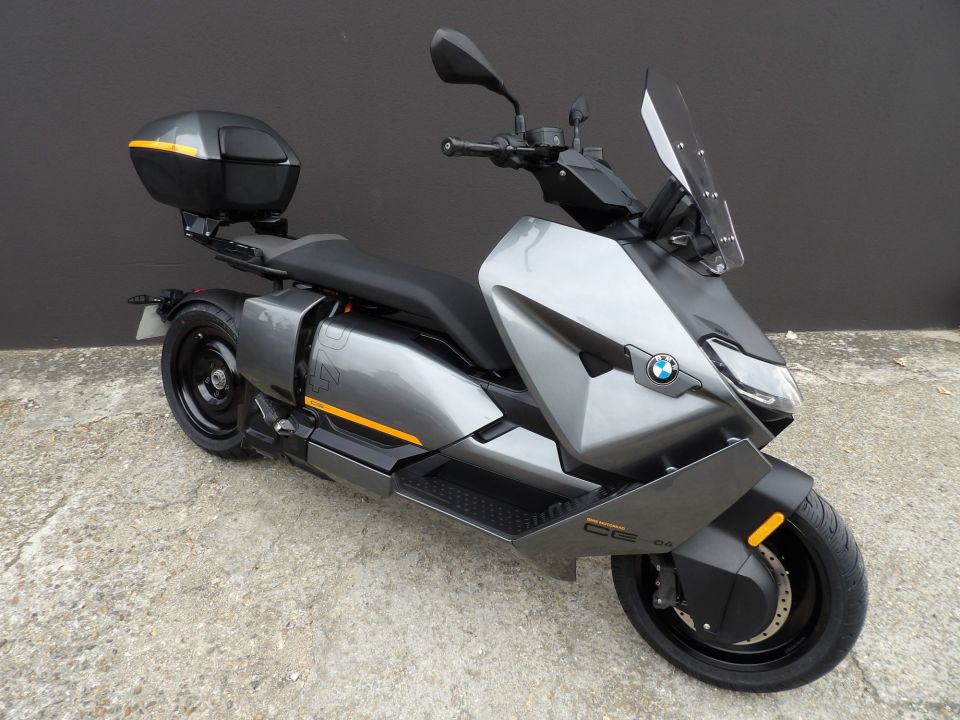 BMW CE 04 0