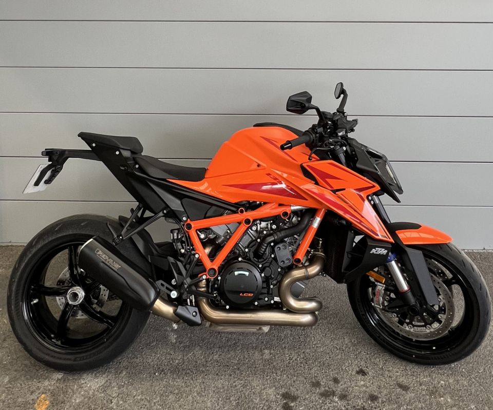 KTM 1390 SUPER DUKE R EVO 0